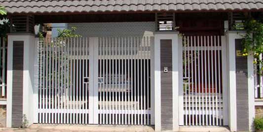 Cổng sắt 2 cánh sơn sắt