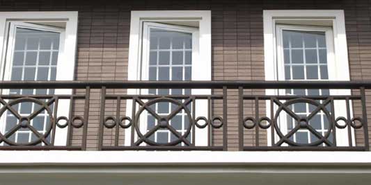 Lan can cầu thang sắt, sơn chống gỉ, phủ sơn đen